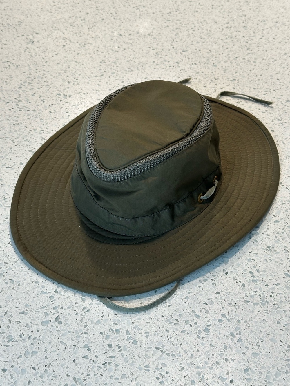 Tilley LTM6 Airflo Broad Brim Hat in Olive Green Size 7